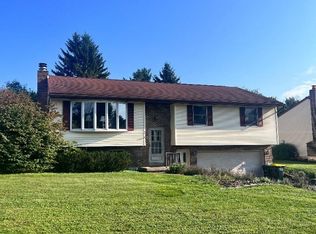 54 Coventry Rd, Endicott, NY 13760