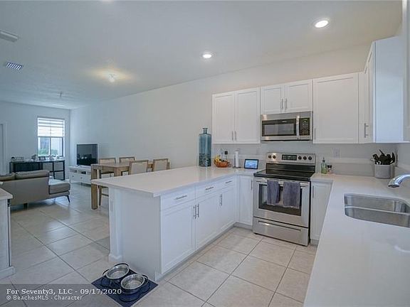 4th image of 2817 SW 17th Ave