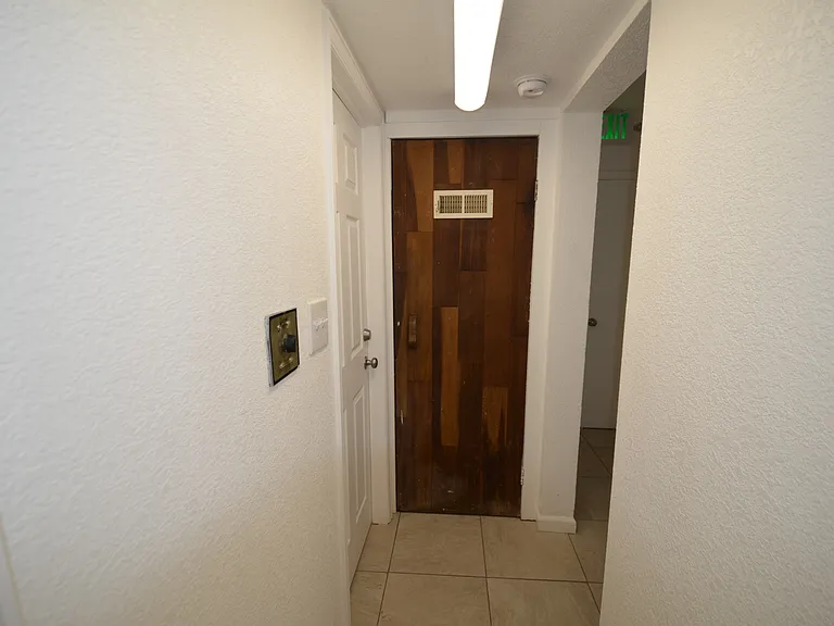 9 Yacht Club Tenderfoot St #414 — Photo 19