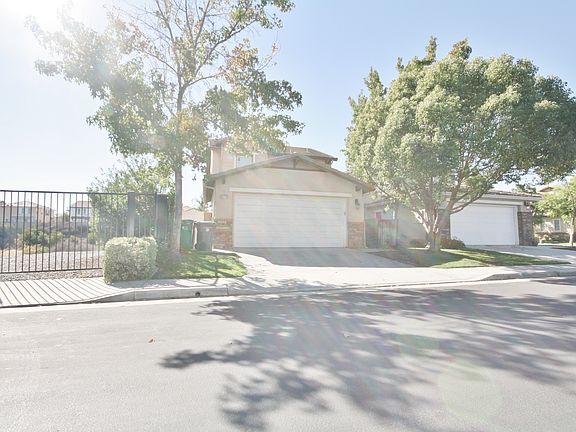 3rd image of 35771 Breda Ave