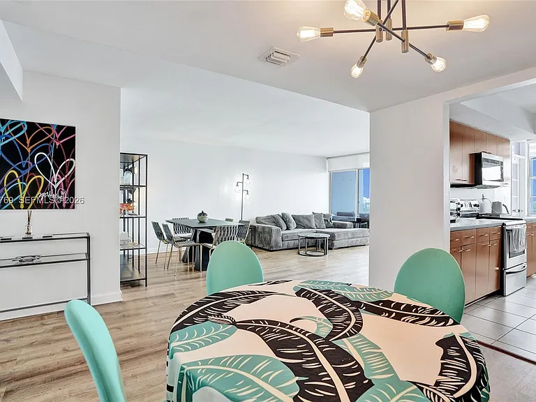18021 Biscayne Blvd #1804 — Photo 8