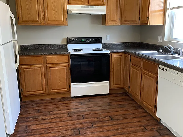 Oakcrest Apartments — Photo 20