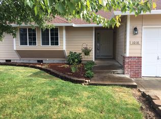 1018 Meadow Dr, Molalla, OR 97038