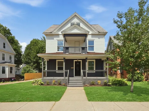 24 Washington Ave, Holyoke, MA 01040