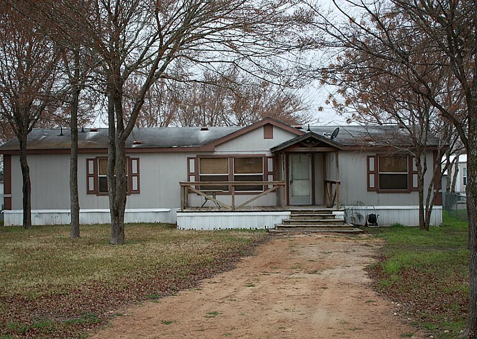 1st image of 111 Oak Crst