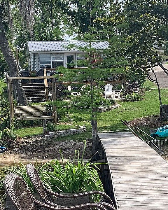 1st image of 2652 Lakeview Cir