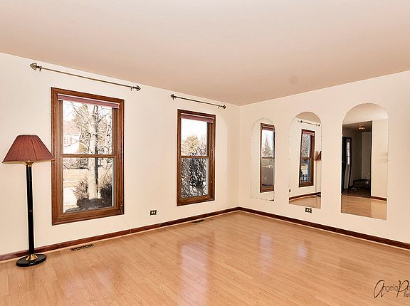 4th image of 287 Tanglewood Dr