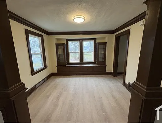 3 bed, 1282 sqft, $2,350 — Photo 2