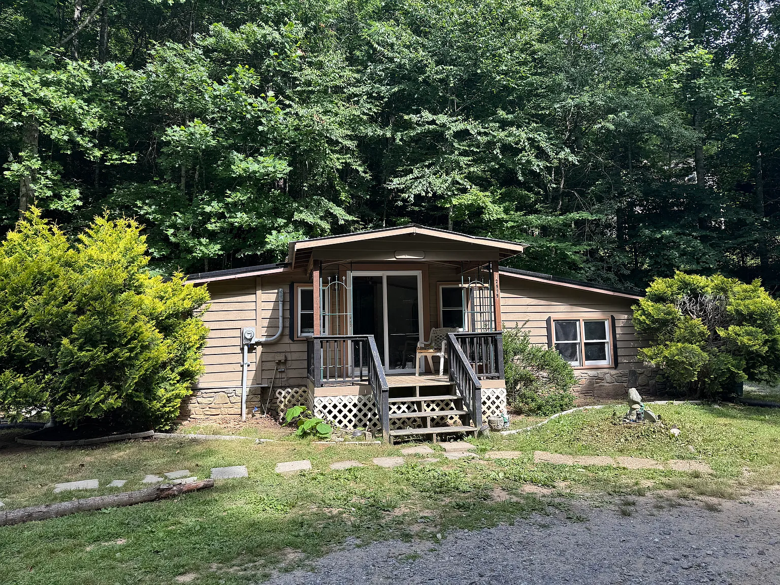 2 bed, 720 sqft, $1,300 — Photo 1