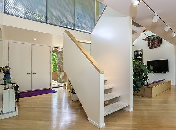 5th image of 1603 Clendenin Ln