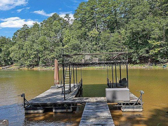 2nd image of 3440 Maynard Cir