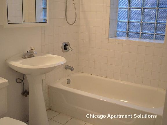 5th image of 6509 N Ashland Ave #2