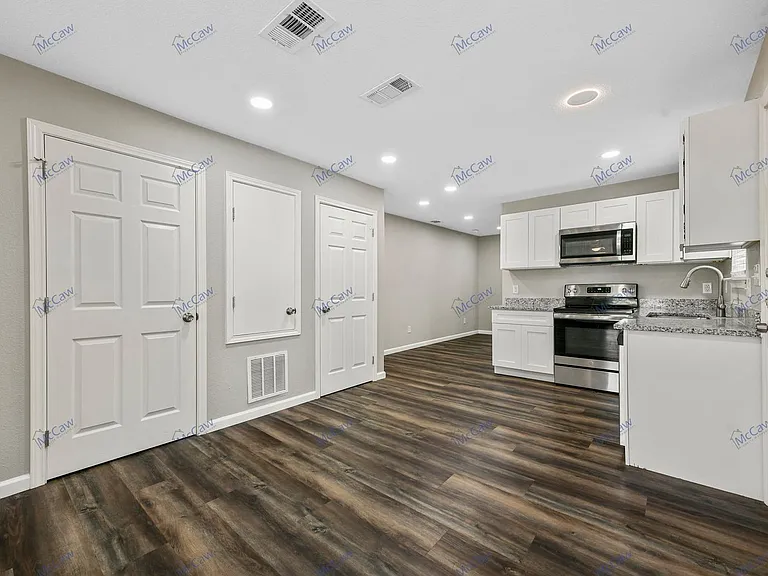 417 High School Ln — Photo 9