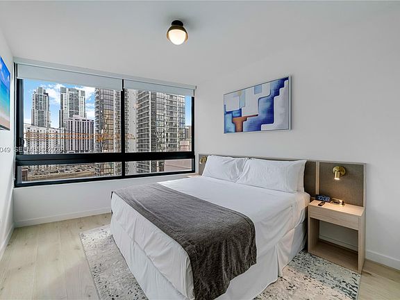 4th image of 225 N Miami Ave #1707