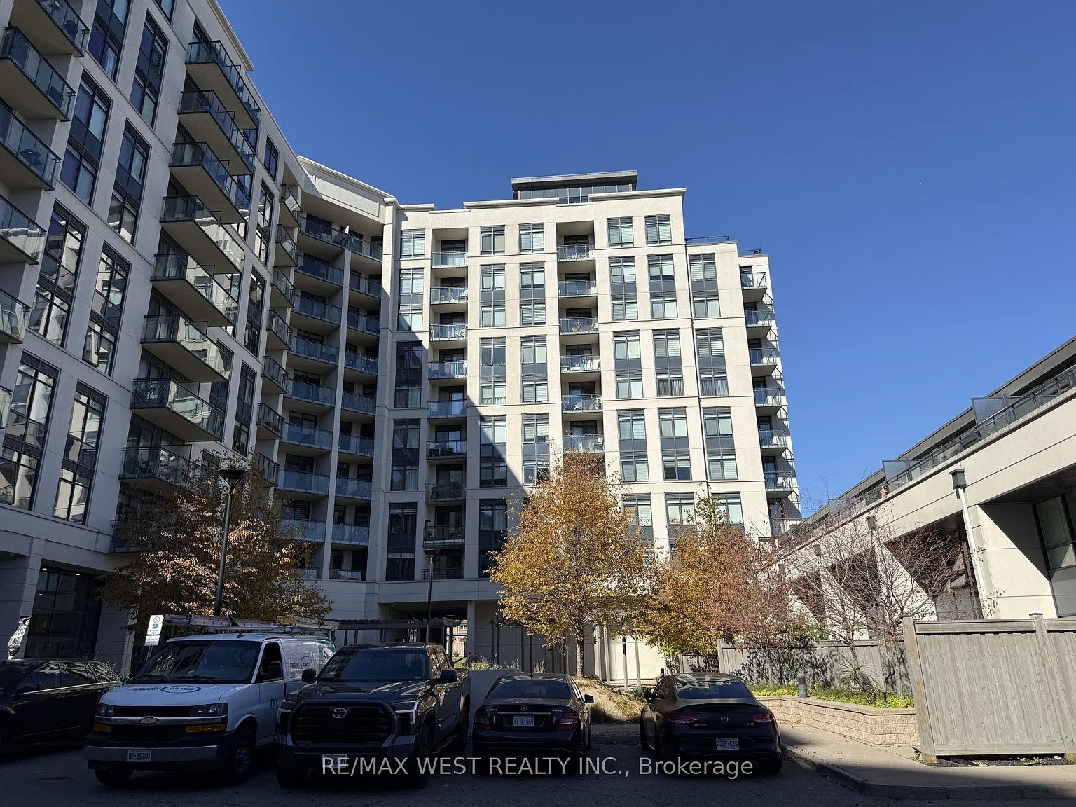 12 Woodstream Blvd — Photo 2