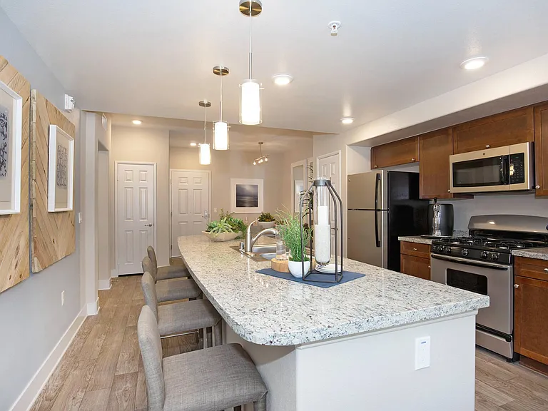 Sendero Gateway Apartment Homes — Photo 46