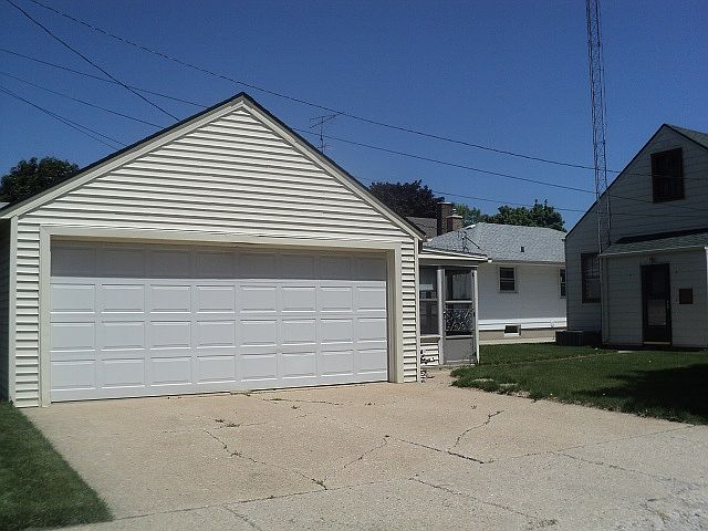 2.5 DETACHED GARAGE
