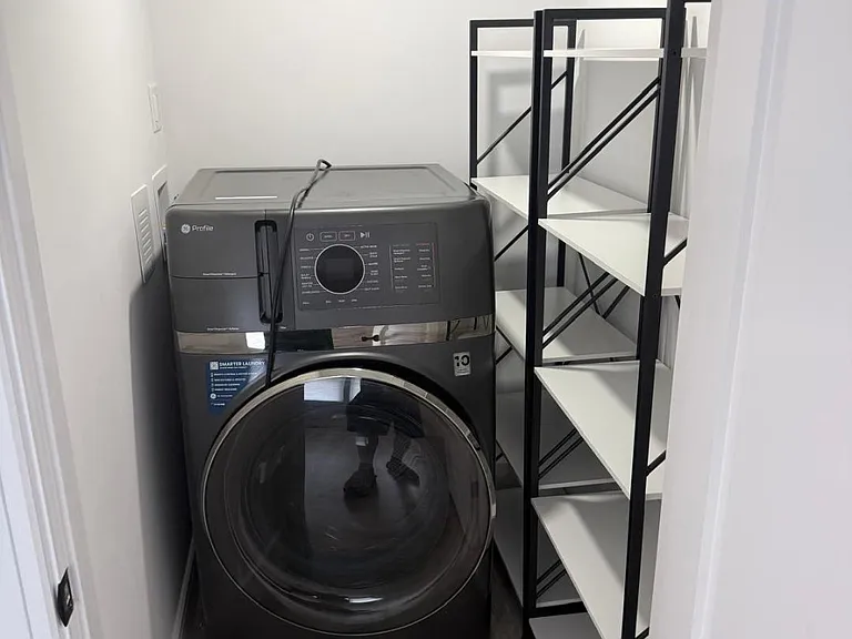 52 Lewis St #2 — Photo 5