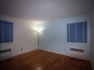 96 Greenport St #1ST FL, Staten Island, NY 10304