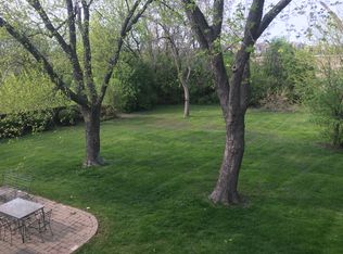 19W022 Avenue Chateaux N, Oak Brook, IL