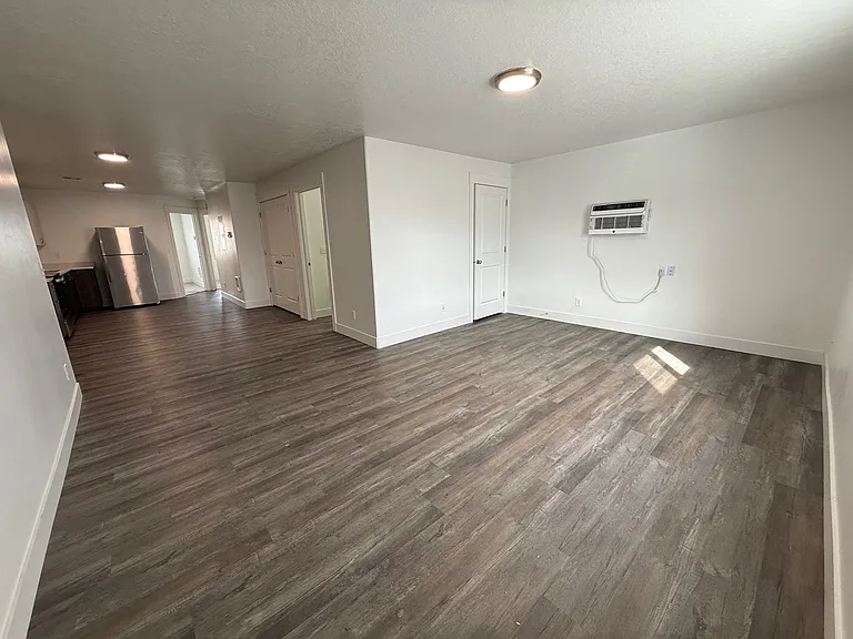 2016 Brock Dr #2 — Photo 2