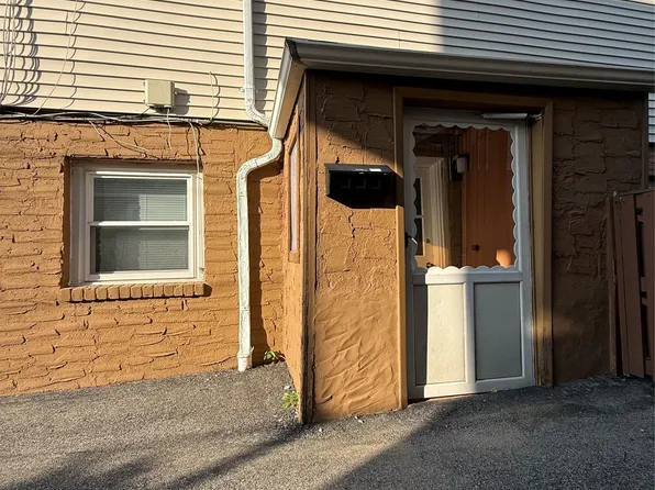 34 Troy Ln, Yonkers, NY 10701