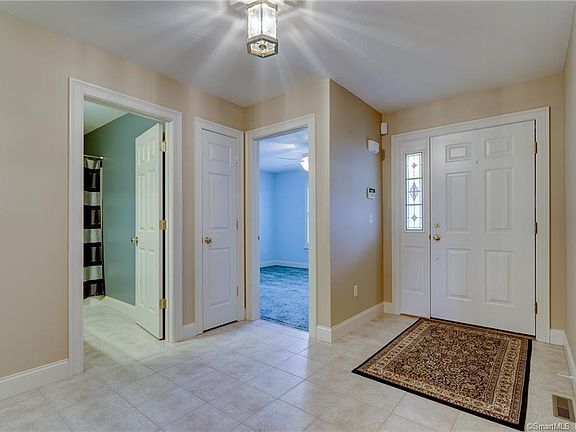 5th image of 42 Hudson Ln #42