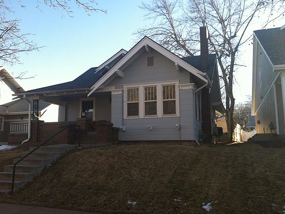 2nd image of 3027 Sewell St