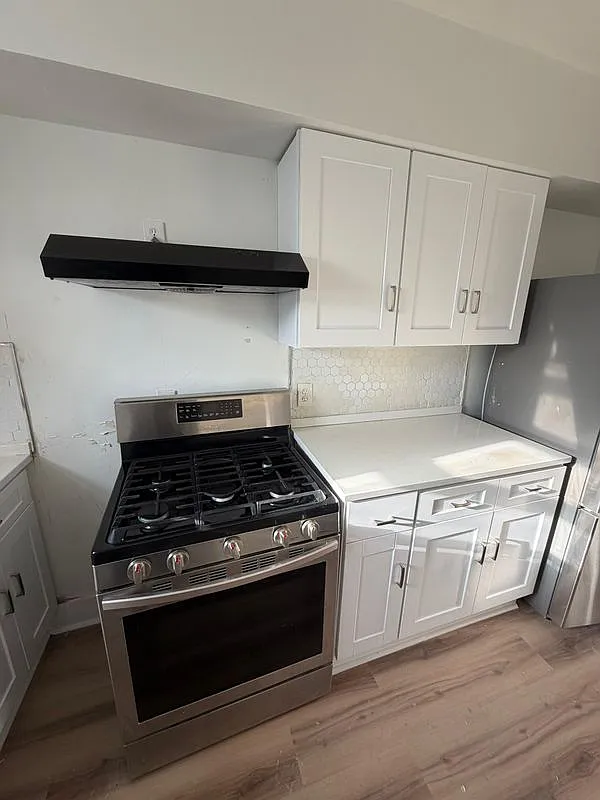 3 bed, 2.0 bath, 1000 sqft, $2,600 — Photo 4