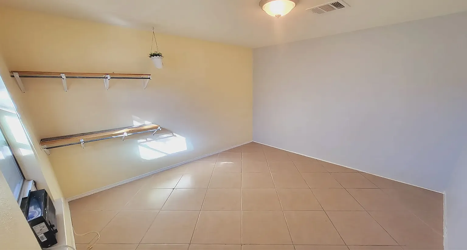 1 bed, 2621 sqft, $500 — Photo 1