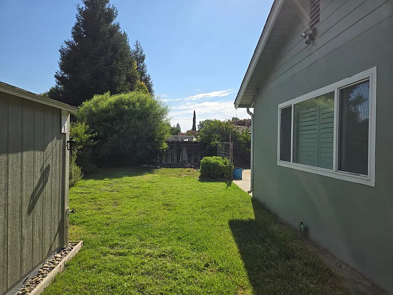 1619 Merritt St — Photo 14