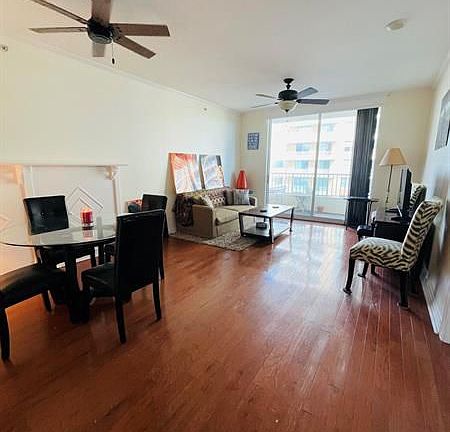 4th image of 625 Casa Loma Blvd Unit 807