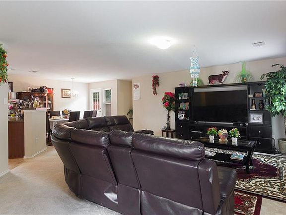 5th image of 8848 Sun Haven Way