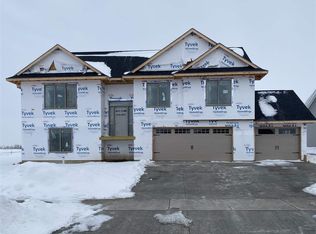 628 Fawn Ave, Tiffin, IA 52340