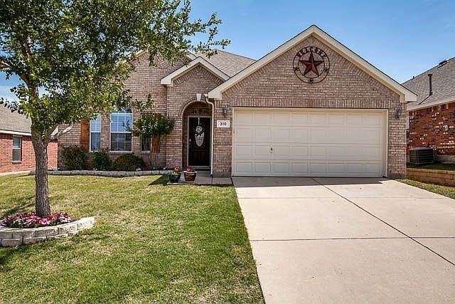 1st image of 310 Dartmoor Dr