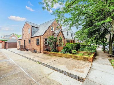 6419 Fitchett St, Rego Park, NY, 11374
