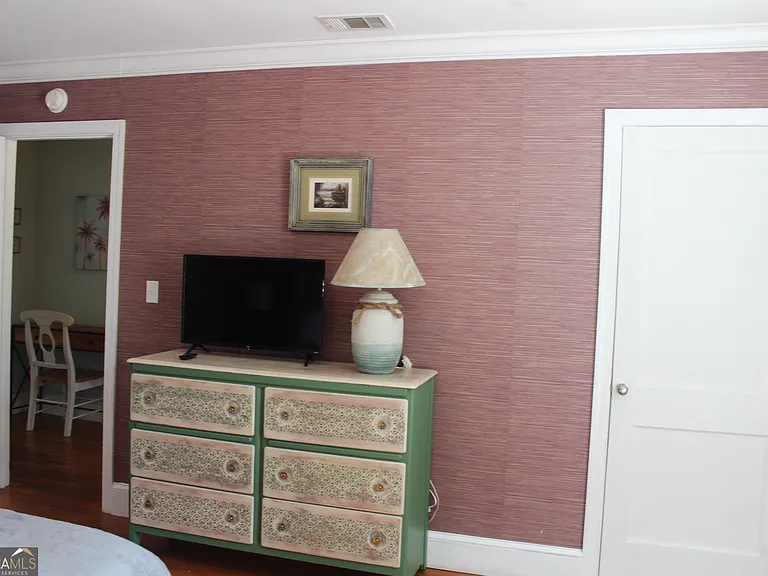 504 Bailey St — Photo 12