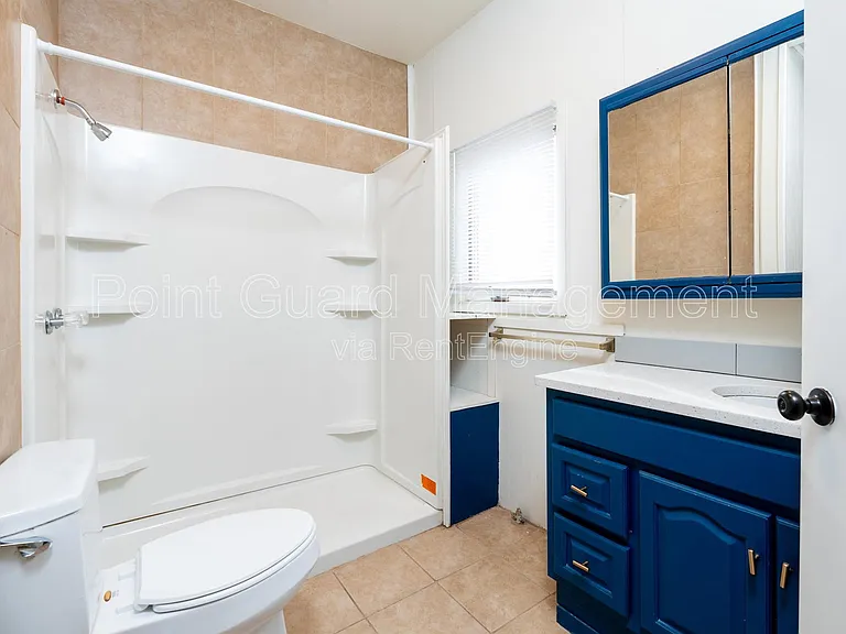 1827-1829 W Walker St #2 — Photo 17