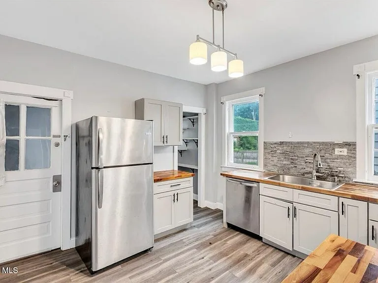 9 Kent St #1 — Photo 13
