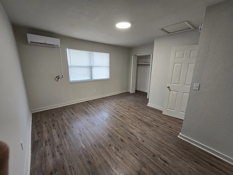 318 N 11th St #202 — Photo 7