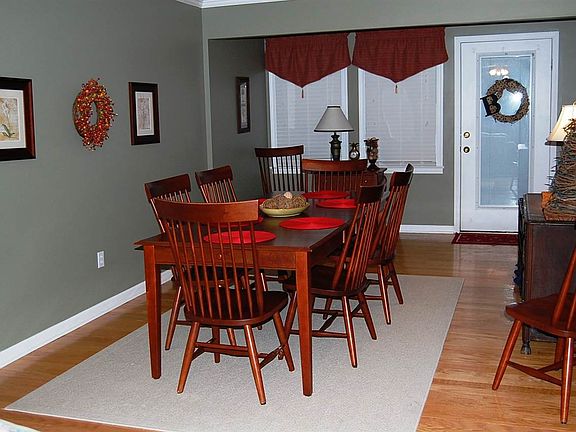 5th image of 113 Starrwood Dr