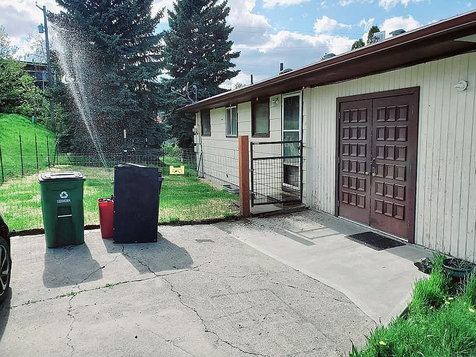 419 (Upper unit) Entrance