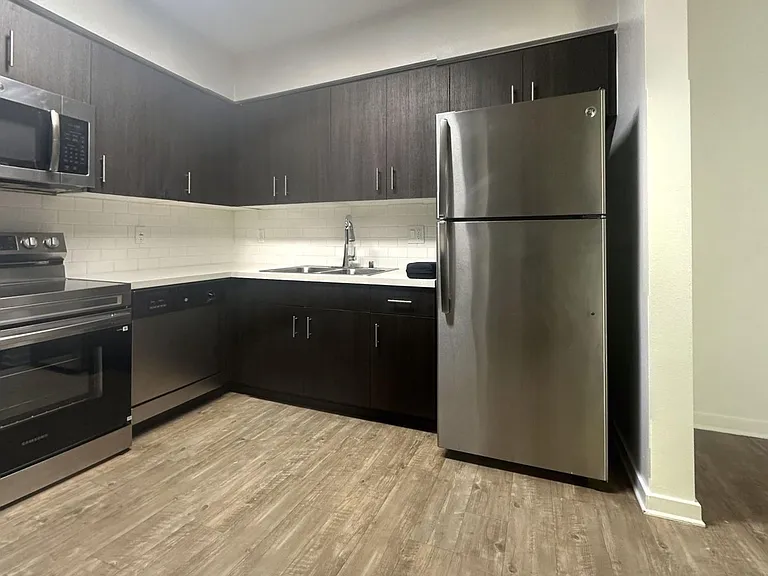 La Buena Ventura Apts...Brand New Building...Amazing Views! — Photo 15