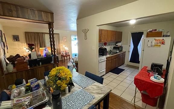3rd image of 4032 Esseldale Dr