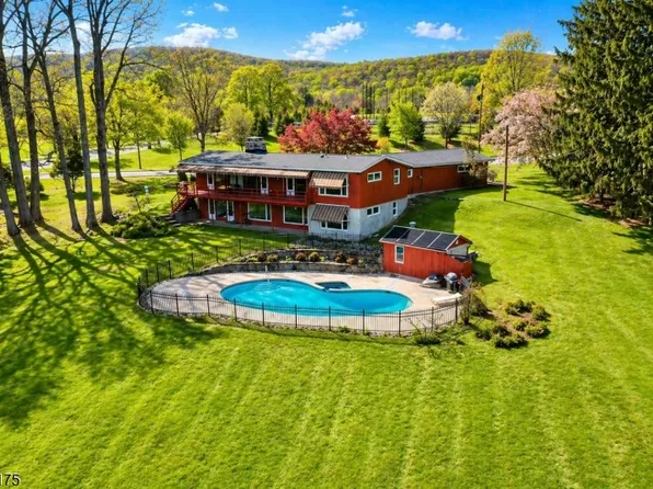17 Reese Ave, Hackettstown Town, NJ 07840