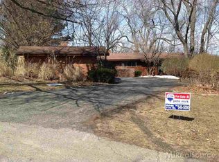 3550 Larkwood Ct, Bloomfield Hills, MI 48302