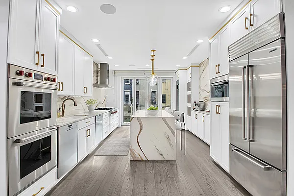 Sold by Compass | media 2