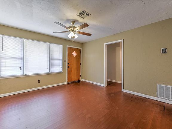 5th image of 1406 Dorchester Dr