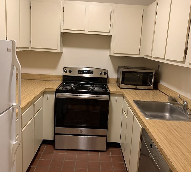1st image of 402 E 90th St APT 3F