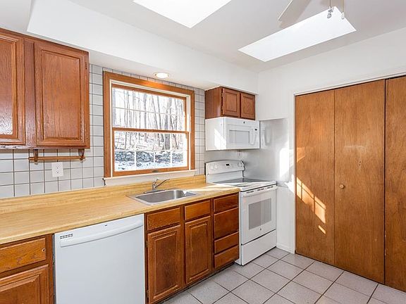 5th image of 71 Willow Trail Ct